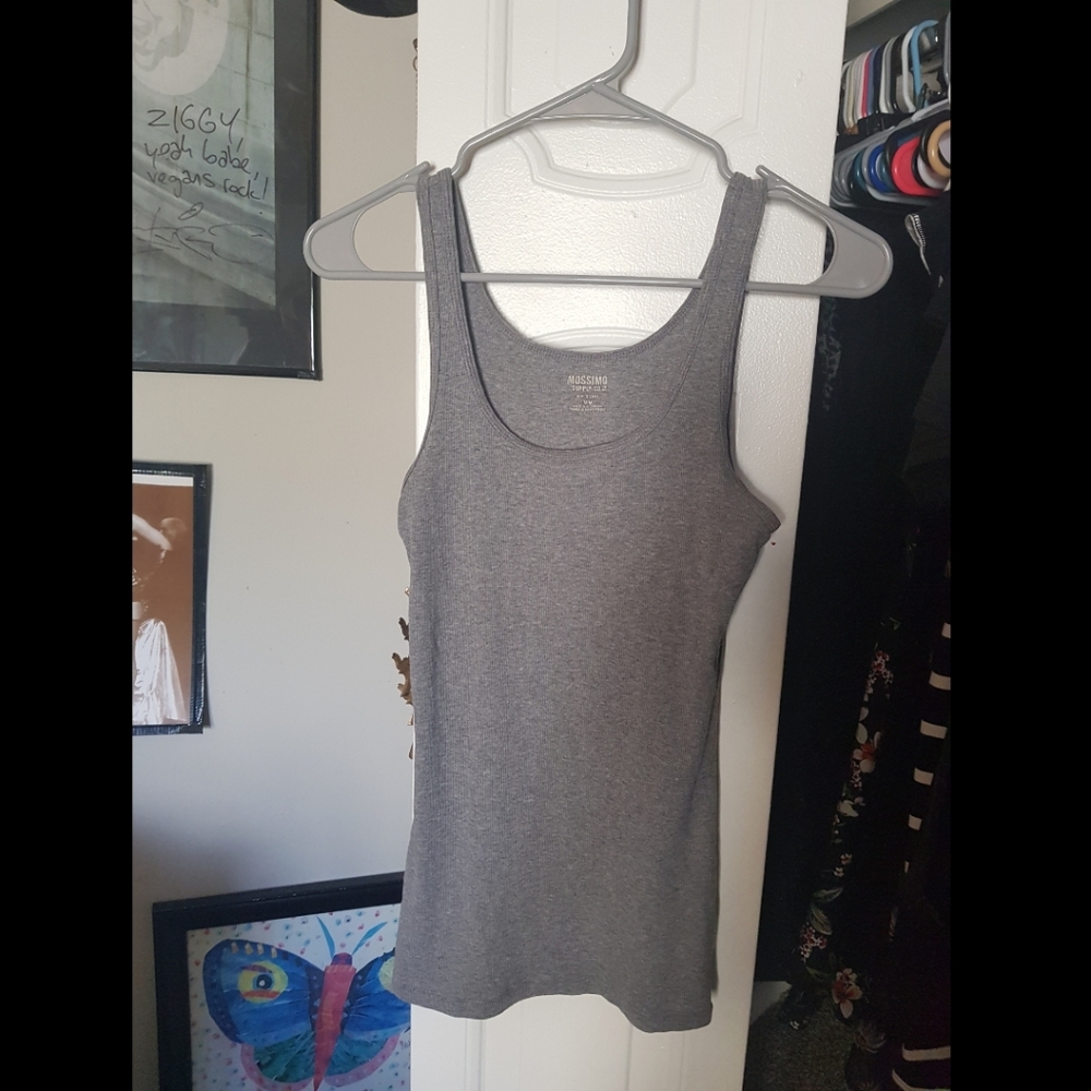 gray mossimo tank